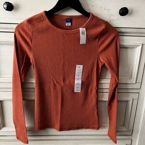Old Navy Ribbed Plush Tee in Burnt Orange